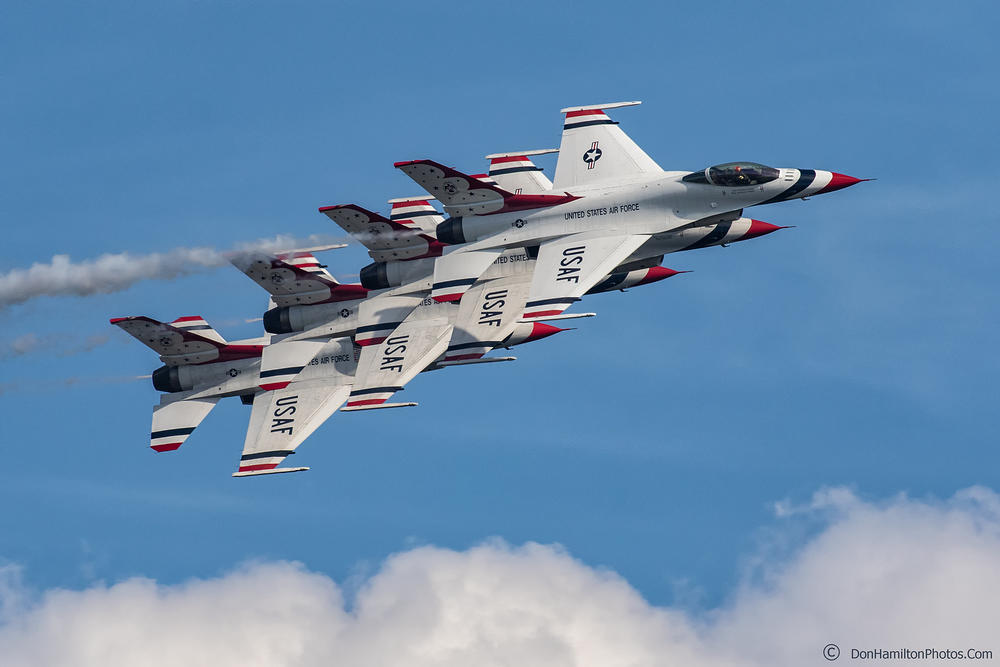 Thunderbirds-formation-Crop 78A1142